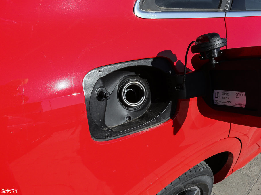 2017WQ3 40 TFSI quattro ȫr\