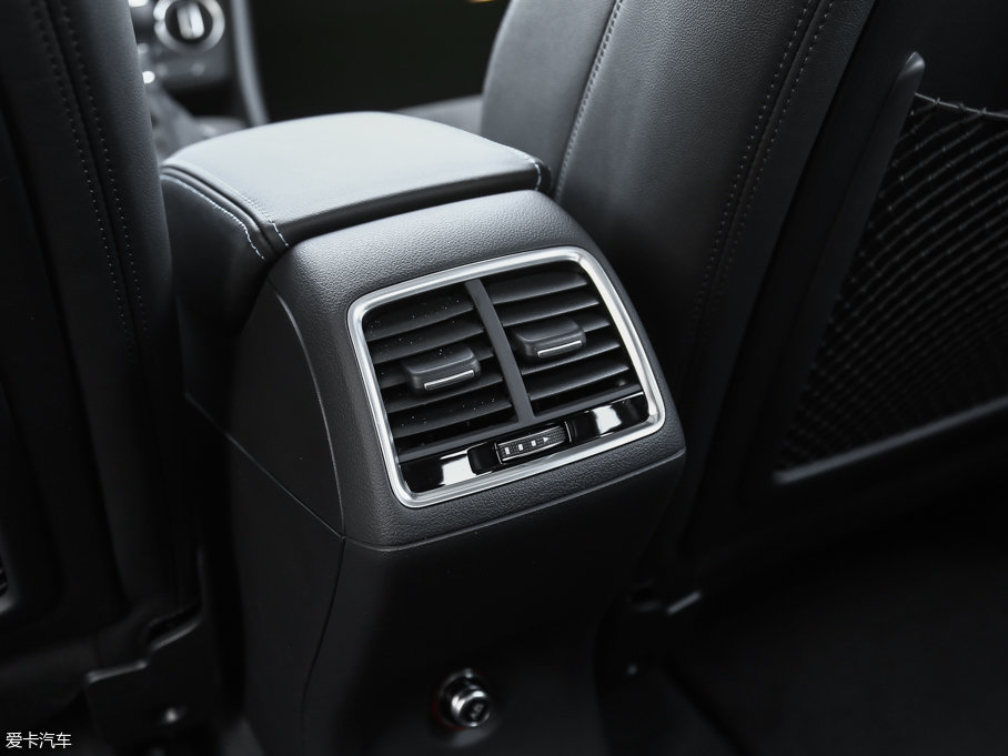 2017WQ3 40 TFSI quattro ȫr\