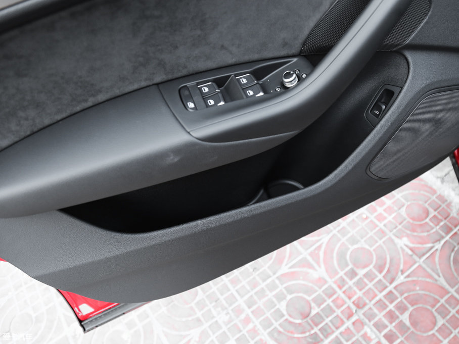 2017WQ3 40 TFSI quattro ȫr\