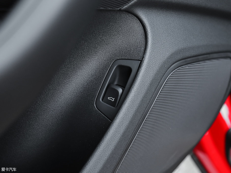 2017WQ3 40 TFSI quattro ȫr\