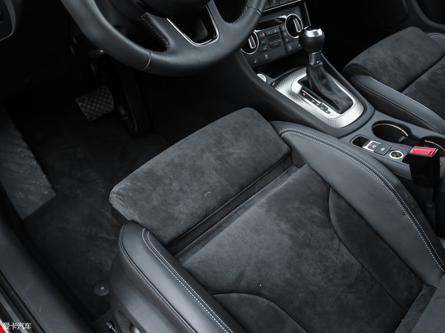 2017WQ3 40 TFSI quattro ȫr\