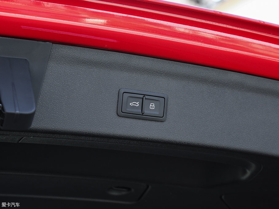 2017WQ3 40 TFSI quattro ȫr\