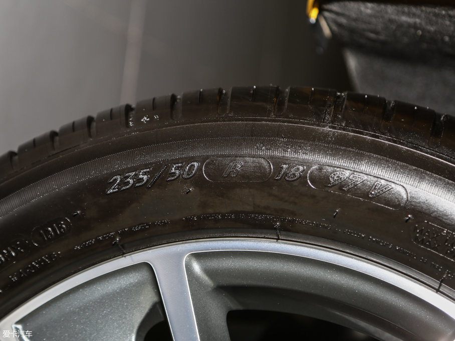 2017WQ3 35 TFSI quattro ȫr\