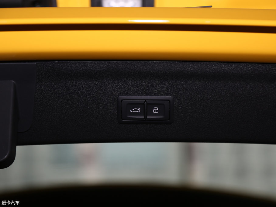 2017WQ3 35 TFSI quattro ȫr\