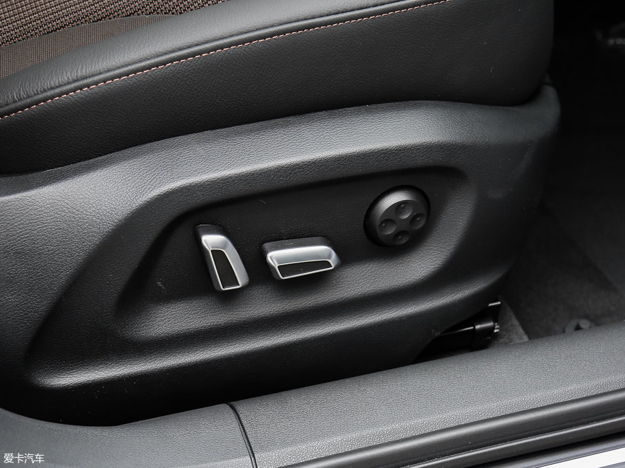 2017WQ3 35 TFSI r(sh)