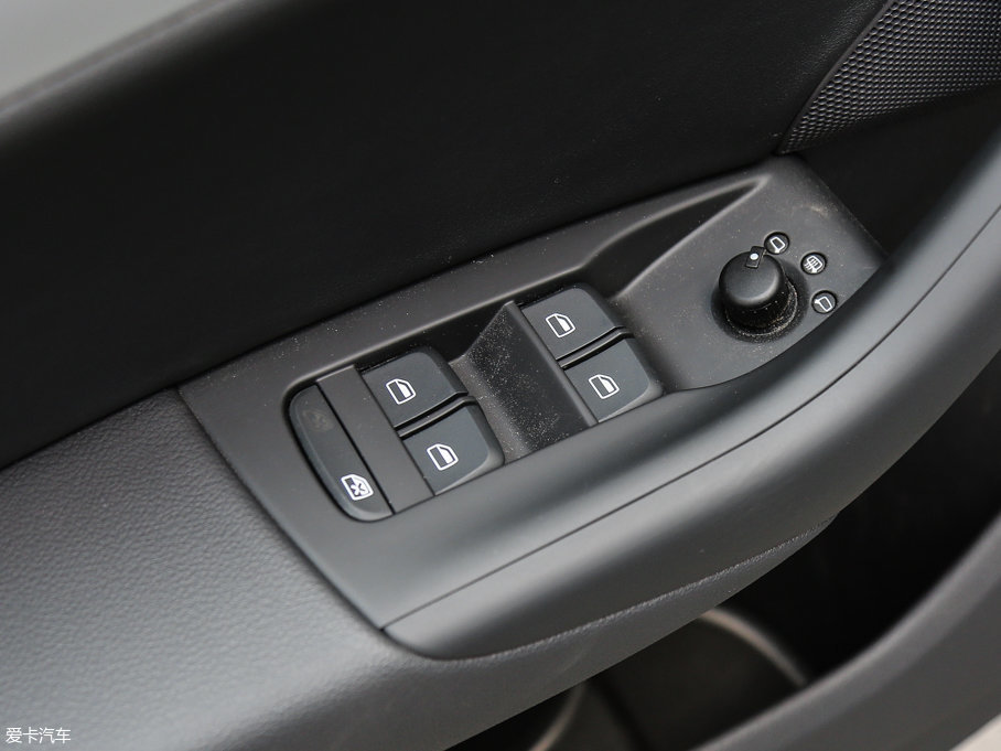 2017��W��Q3 35 TFSI �r(sh��)����