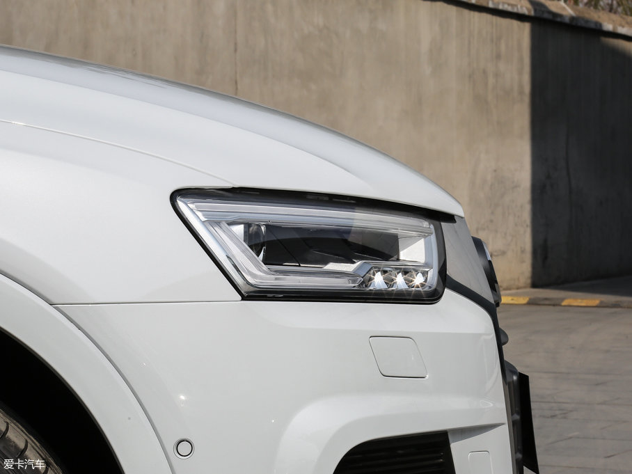 2017WQ3 35 TFSI quattro ȫrL