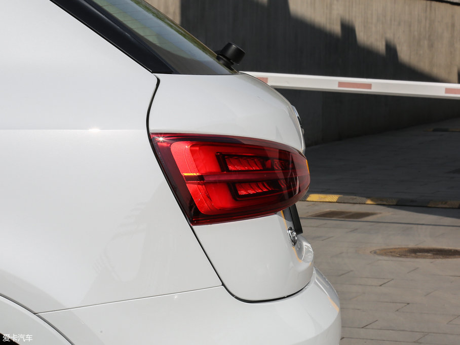 2017WQ3 35 TFSI quattro ȫrL