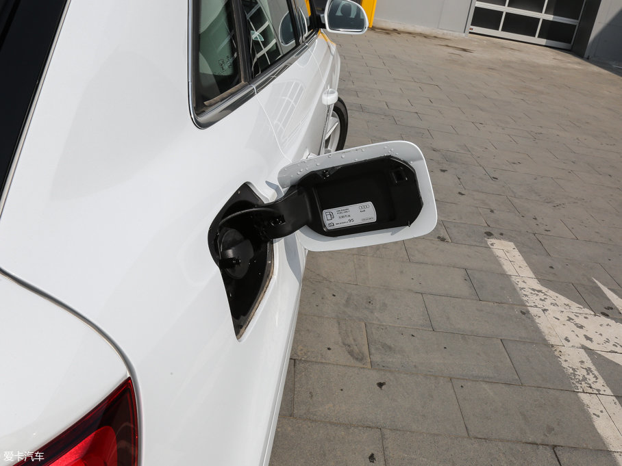 2017WQ3 35 TFSI quattro ȫrL