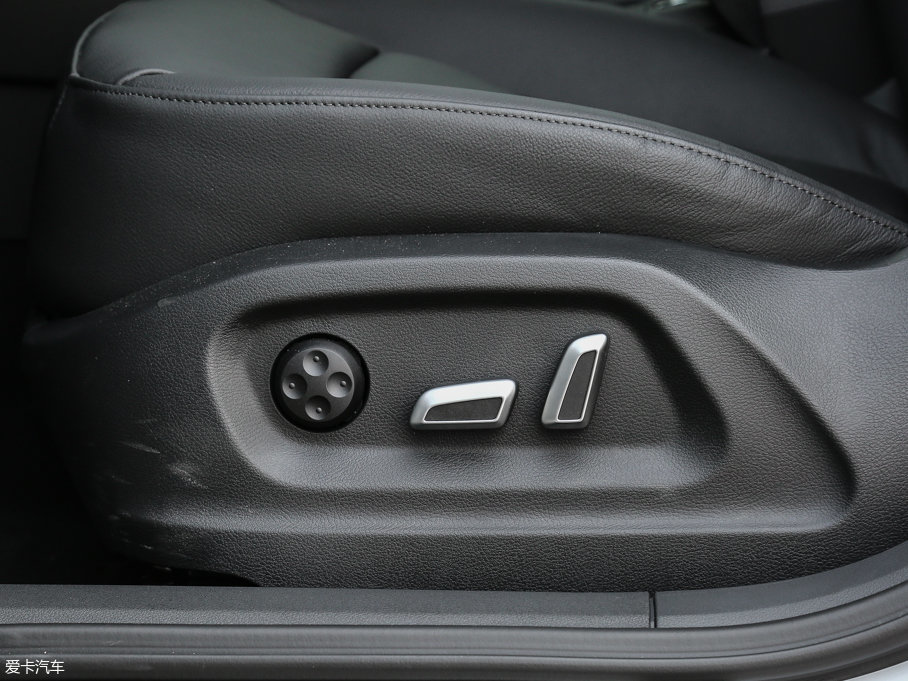 2017WQ3 35 TFSI quattro ȫrL