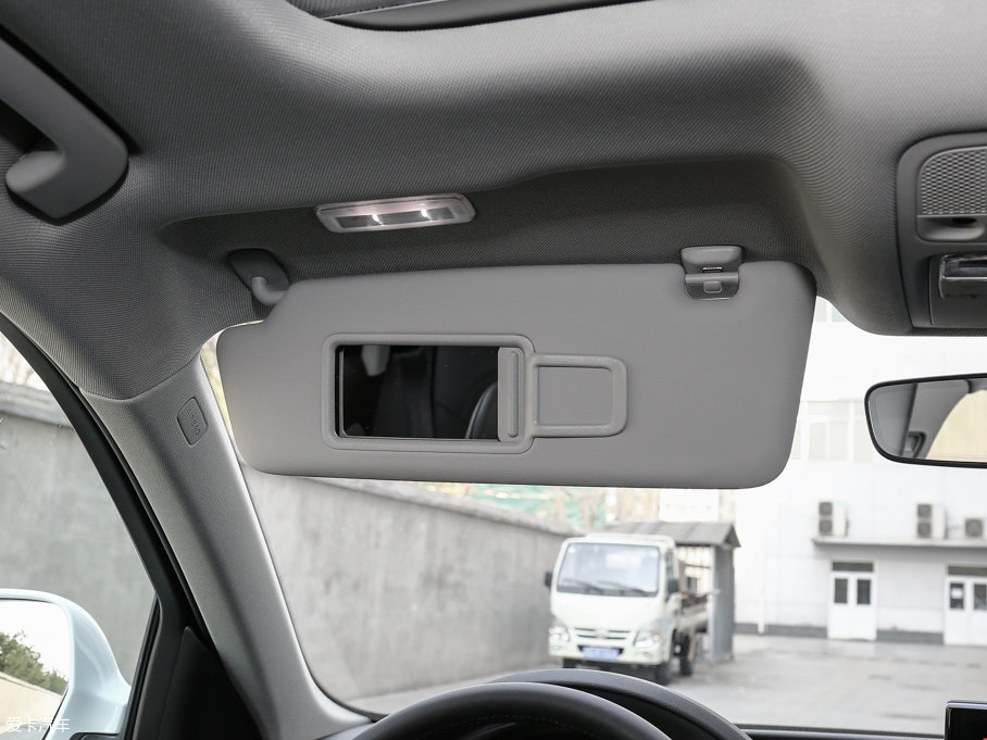 2017WQ3 35 TFSI quattro ȫrL