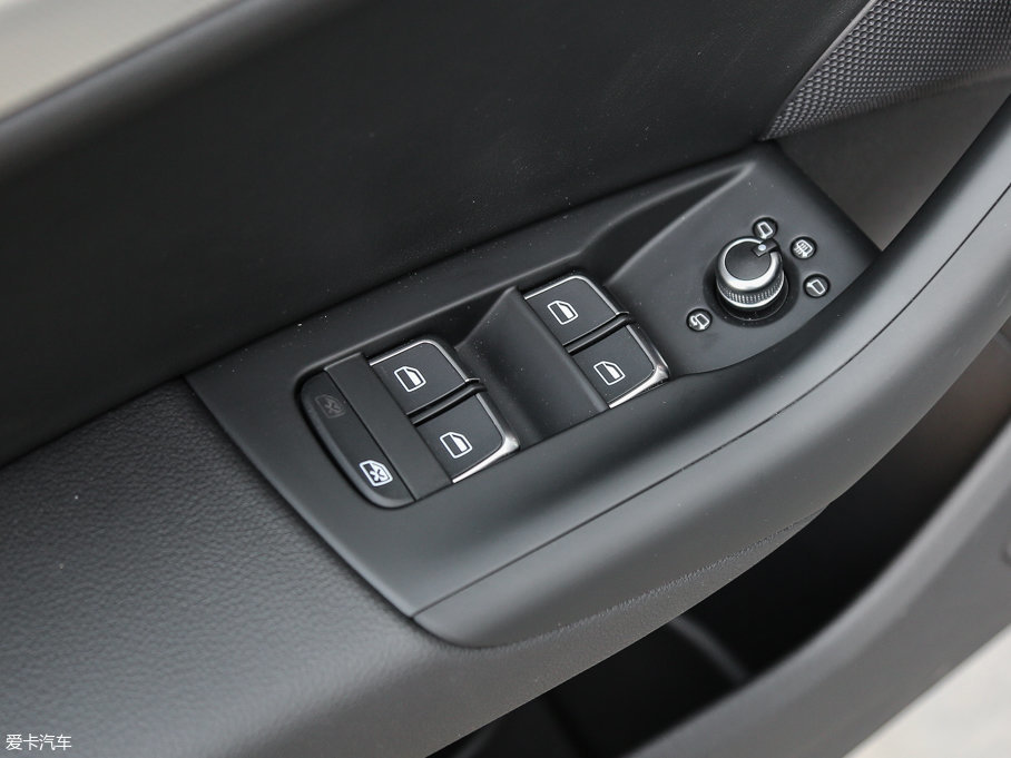 2017WQ3 35 TFSI quattro ȫrL