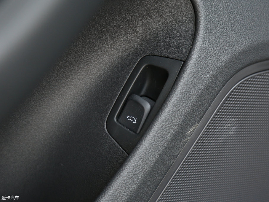 2017?yun)WQ3 30 TFSI r(sh)