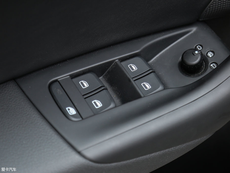 2017?yun)WQ3 30 TFSI r(sh)