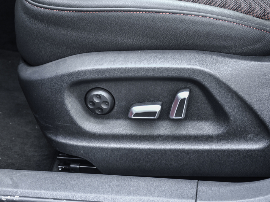 2017WQ3 30 TFSI r(sh)