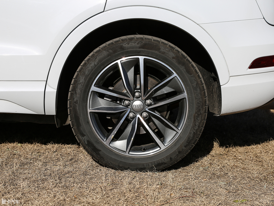 2017WQ3 40 TFSI quattro ȫr(q)\