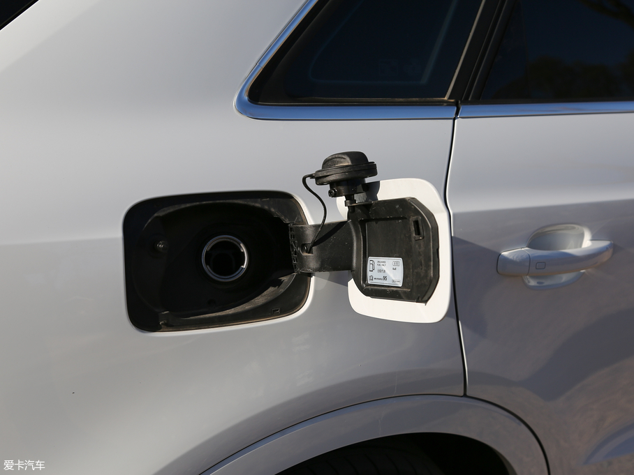 2017WQ3 40 TFSI quattro ȫr\