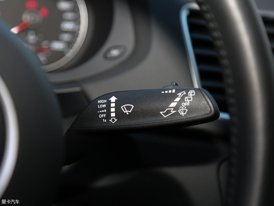 2017WQ3 40 TFSI quattro ȫr(q)\