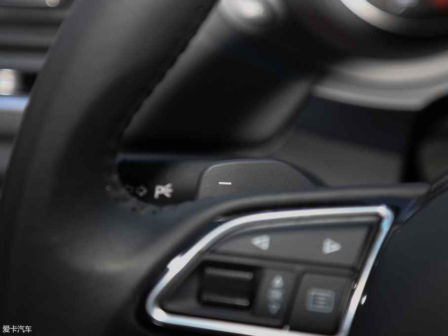 2017WQ3 40 TFSI quattro ȫr\