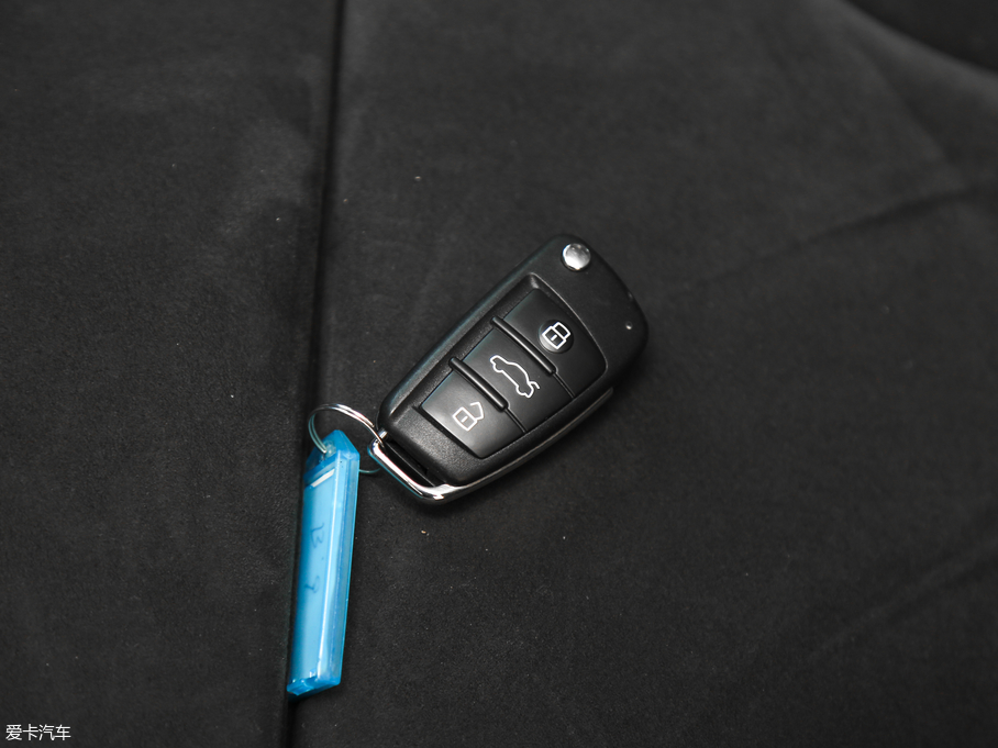 2017WQ3 40 TFSI quattro ȫr\