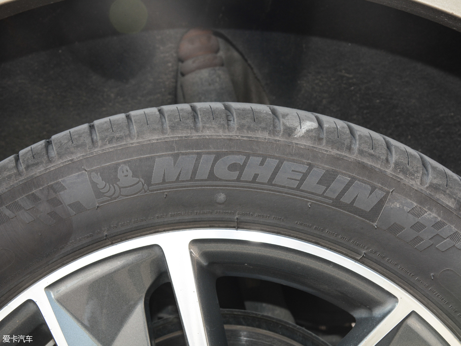 2017WQ3 40 TFSI quattro ȫrL