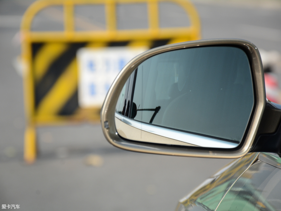 2017WQ3 40 TFSI quattro ȫrL