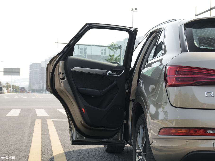 2017WQ3 40 TFSI quattro ȫrL