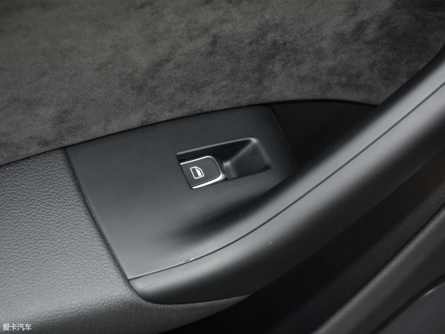 2017WQ3 40 TFSI quattro ȫr(q)L(fng)