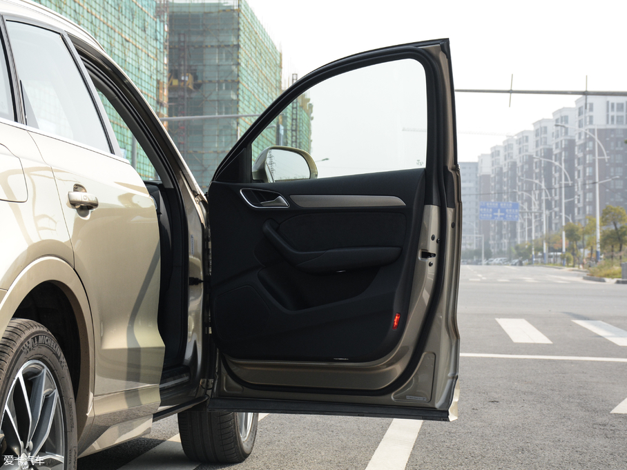 2017WQ3 40 TFSI quattro ȫrL