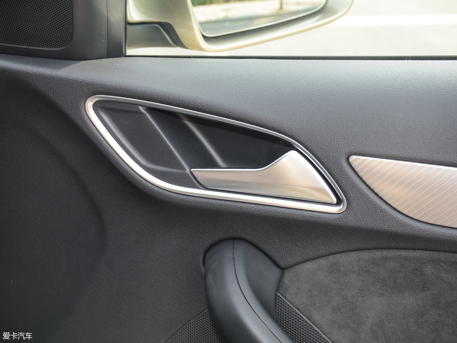 2017WQ3 40 TFSI quattro ȫrL