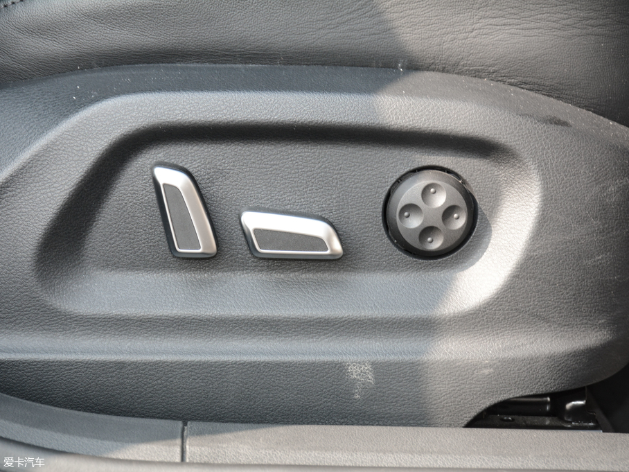 2017?yun)WQ3 40 TFSI quattro ȫr(sh)(q)L(fng)