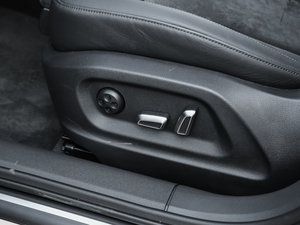 201740 TFSI quattro ȫr\ {{