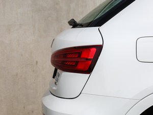 201735 TFSI quattro ȫrL ^