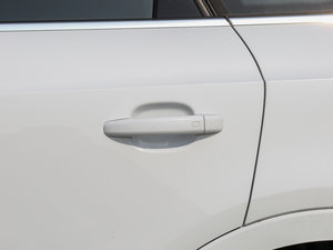 201735 TFSI quattro ȫrL ^