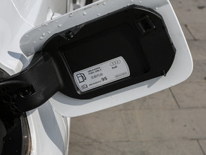 201735 TFSI quattro ȫrL ^