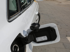 201735 TFSI quattro ȫrL ^