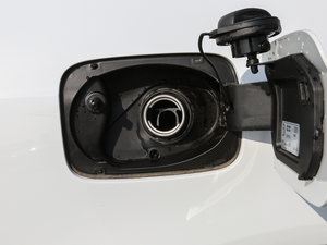 201735 TFSI quattro ȫrL ^