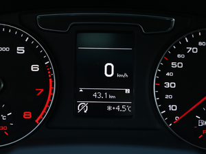 201740 TFSI quattro ȫr\ п؅^