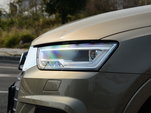 201740 TFSI quattro ȫrL ^