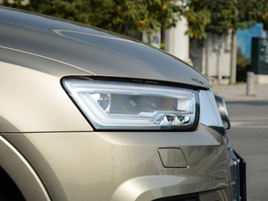 201740 TFSI quattro ȫrL ^