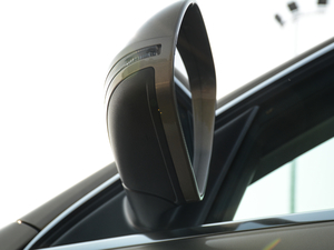 201740 TFSI quattro ȫrL ^