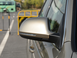 201740 TFSI quattro ȫrL ^