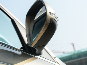 201740 TFSI quattro ȫrL ^