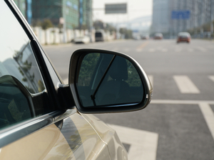 201740 TFSI quattro ȫrL ^