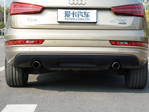 2017款40 TFSI quattro 全时四驱风尚型 排气管