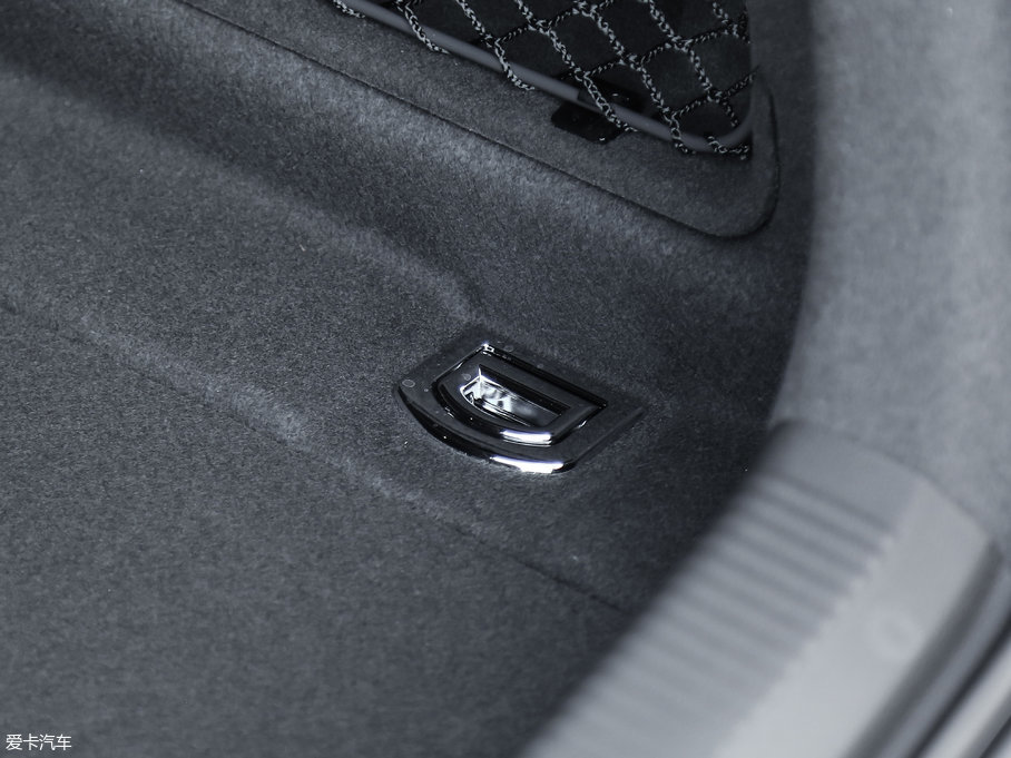 2018WA6L 30o TFSI Mȡ