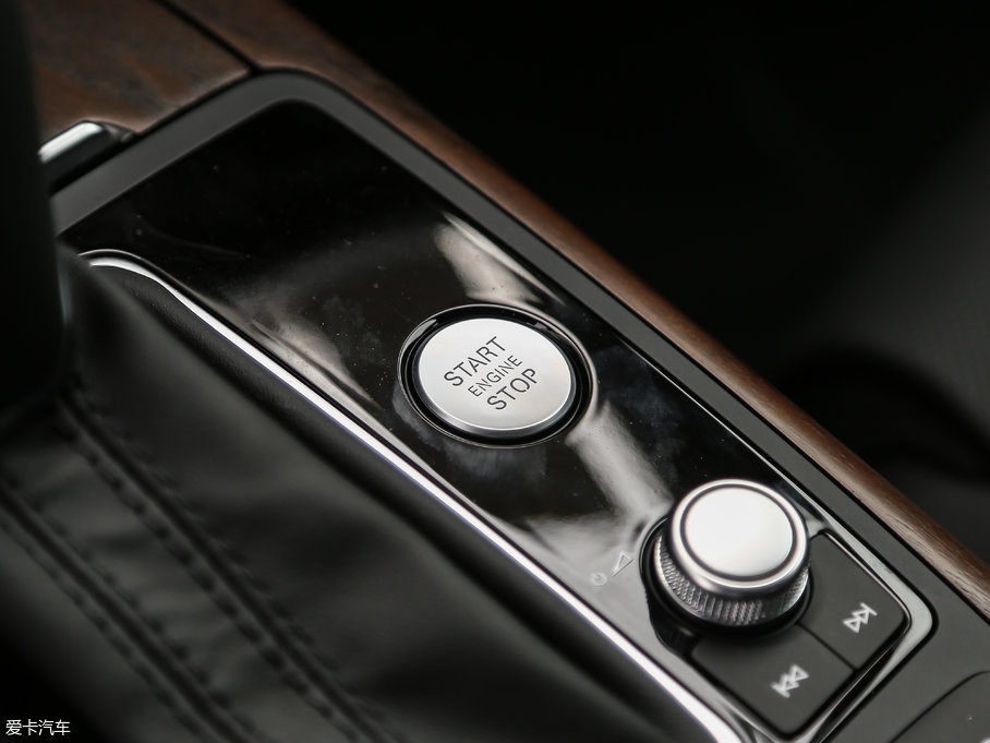 2018WA6L 30o(j) 50 TFSI quattro 