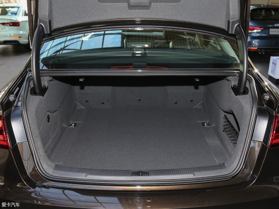 2018WA6L 30o(j) 35 TFSI r