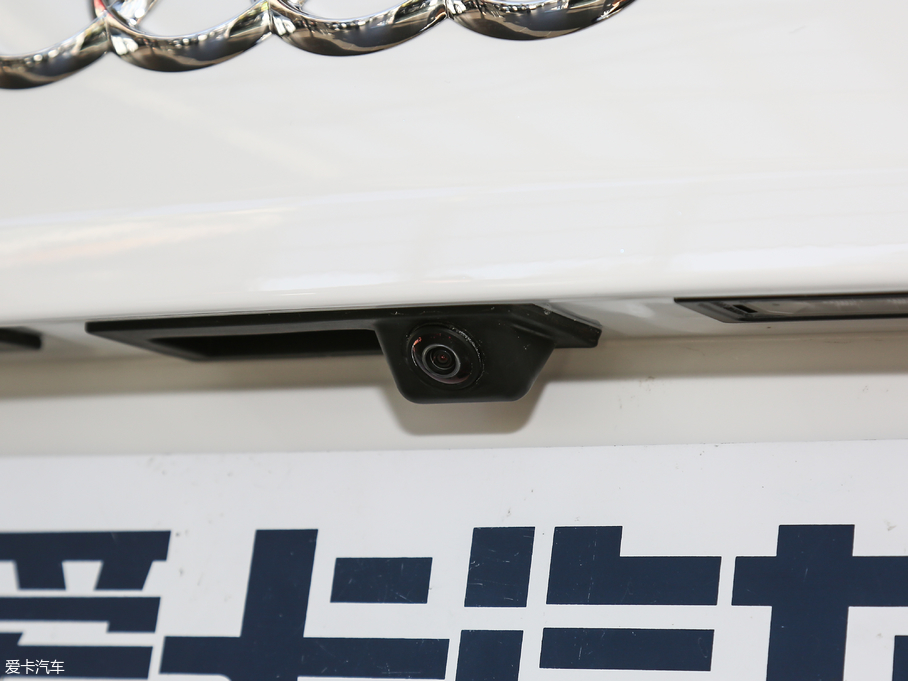 2018WA6L 30o(j) 45 TFSI quattro \(yn)