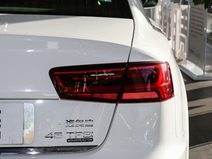 201830o 45 TFSI quattro \ β